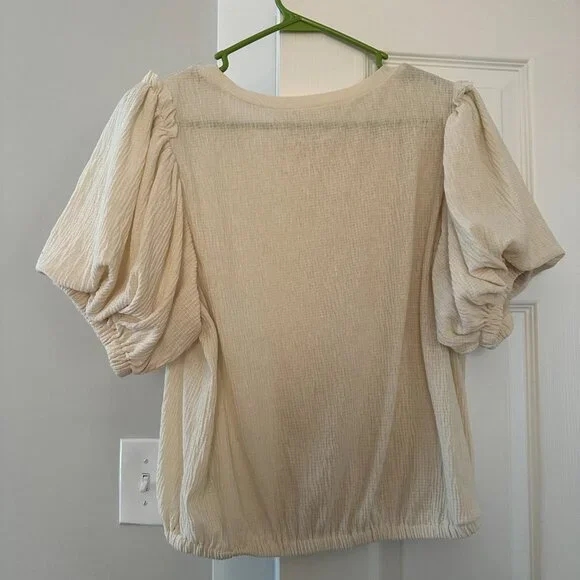 ASTR Puff Sleeve Blouse - Picture 5 of 5